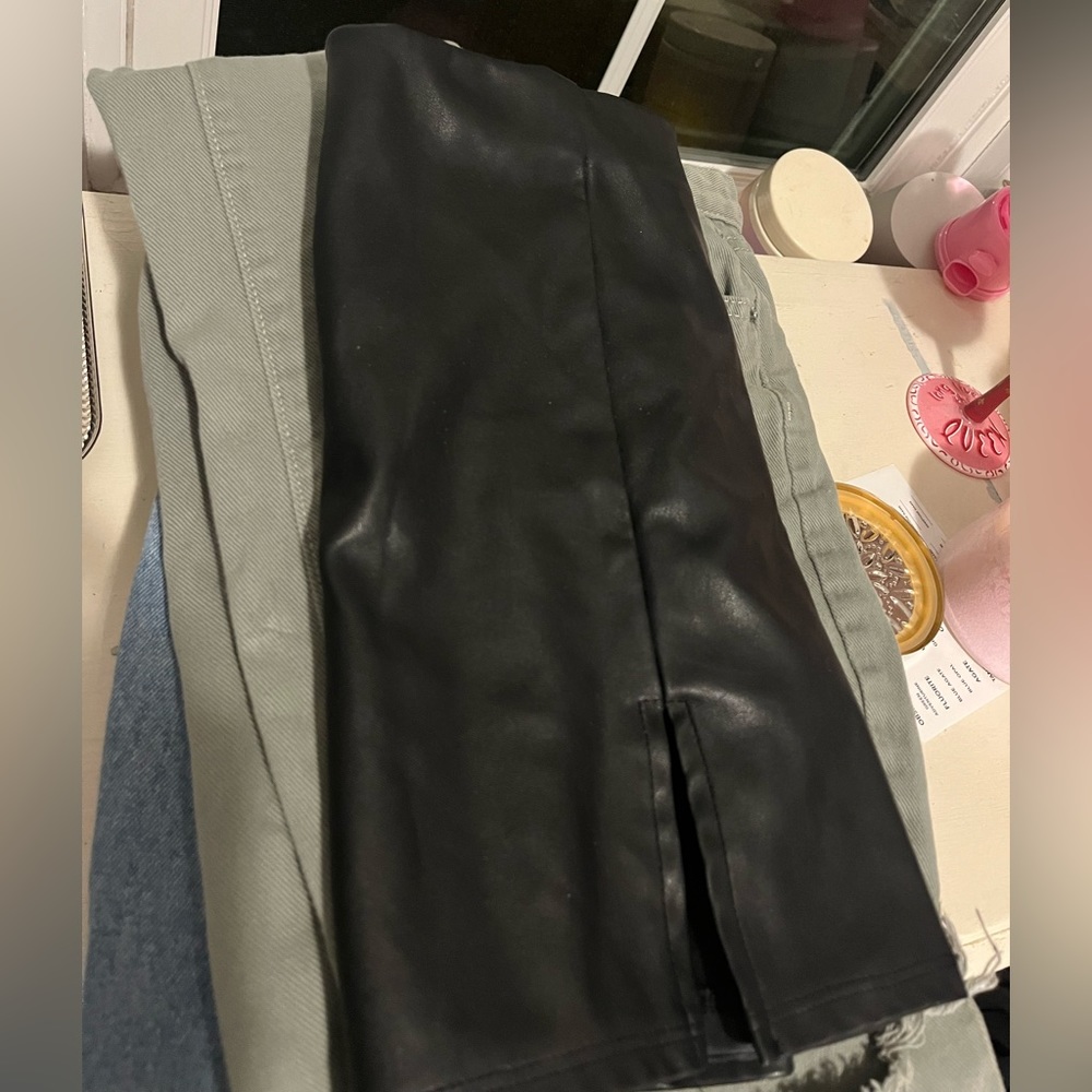 Basic black mini skirt